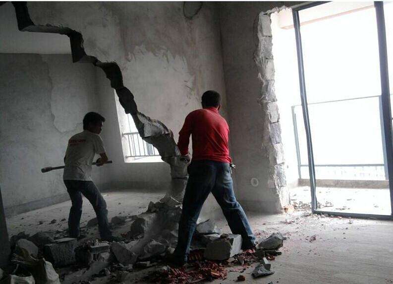 酒店敲墻砸墻拆除現(xiàn)場